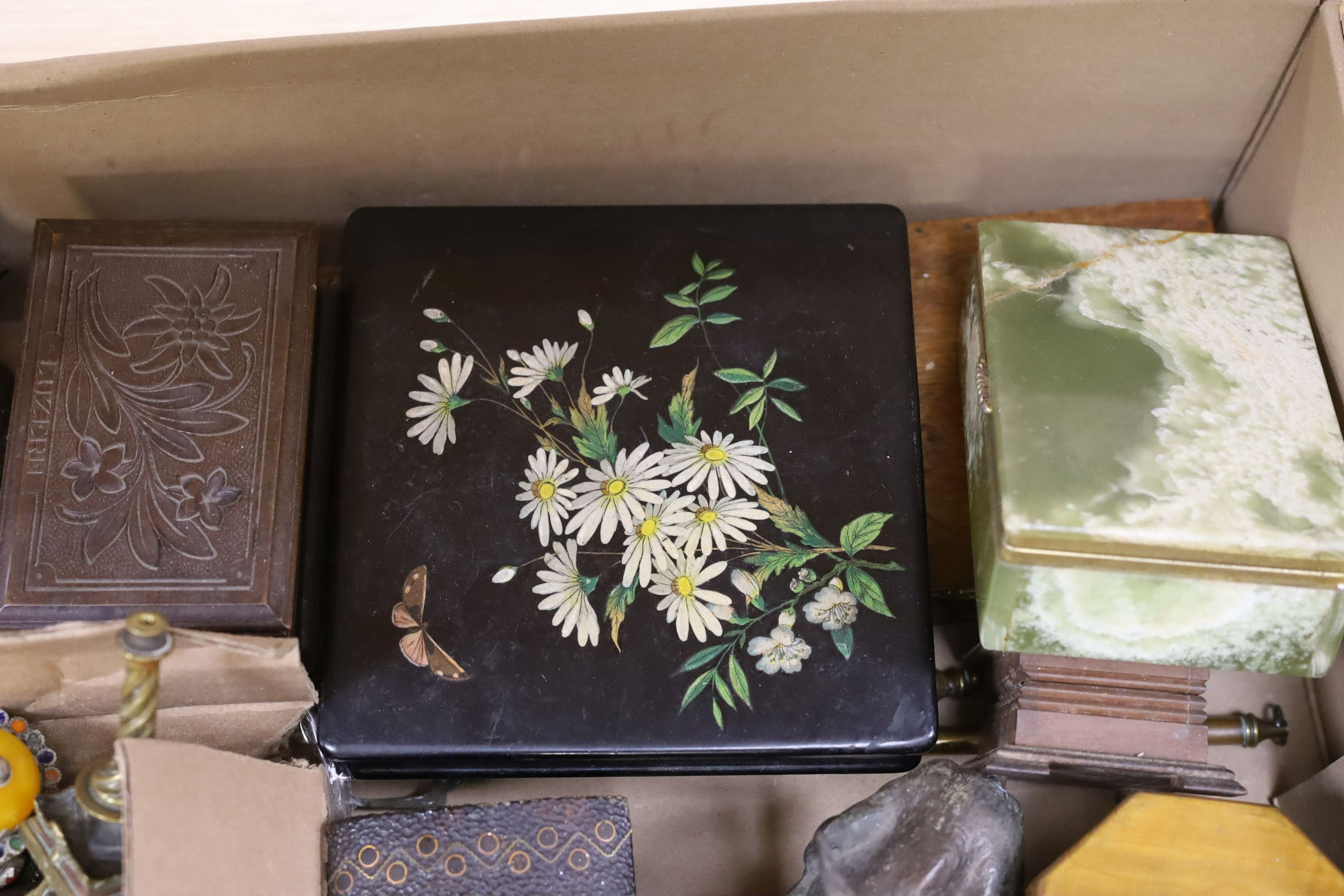 A selection of assorted miscellaneous items, to include an onyx box and lighter and other ornamental curios (1 box)